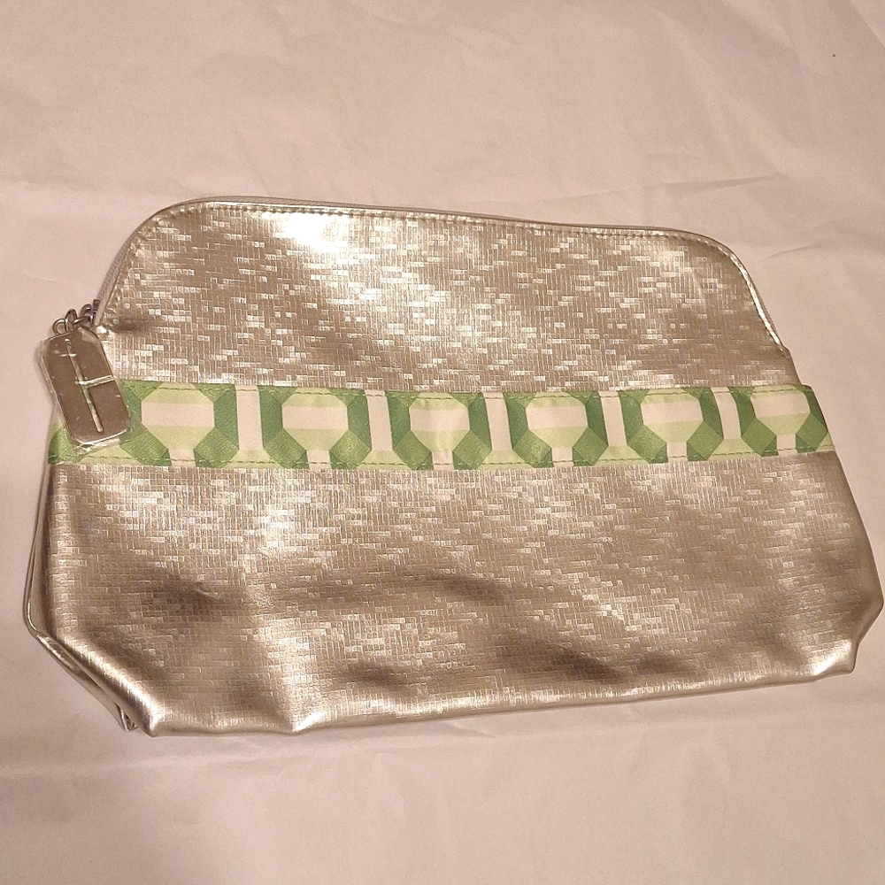 Clinique‎ Y2k Silver Makeup Bag - Picture 2 of 6